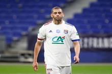 124-012809-islam-slimani-lyon-red-card_700x400-1200x685