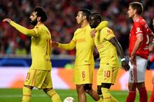 174637-احتفال-مانى-مع-لاعبى-ليفربول