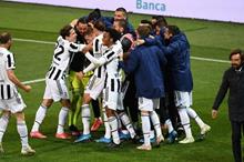 juventus-celebration-coppa-italia-2021_1dfvlsagofxe11adl7ql9ighlb
