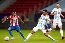 2758828-صراع-على-الكرة