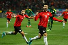 Mohamed_Salah_&_Trezeguet_of_Egypt_celebrate_vs_Senegal