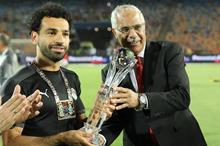 تكريم محمد صلاح من الاتحاد المصري