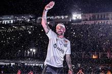 192-125045-neymar-scenes-santos-presentation_700x400