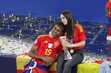 6853048b42360403da1507f7