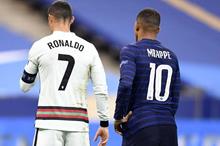 الأسطور-البرتغالية،-كريستيانو-رونالدو-يسار،-والنجم-الفرنسي-الشاب،-كيليان-مبابي-يمين