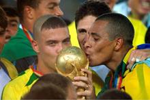 Ronaldo-&-Gustavo-Silva---Brazil---2002-FIFA-World-Cup---AFP