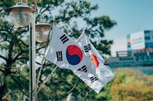 daniel-bernard-qjsmpf0aO48-unsplash