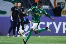 122-224301-chelsea-estevao-willian-2