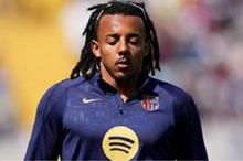 124-194627-jules-kounde-barcelona-milano-plane_700x400