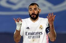 كريم-بنزيما-والسر-وراء-ارتداء-الضمادة-البيضاء-في-جميع-المباريات