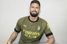 48897-أوليفيه-جيرو-بقميص-ميلان-الثالث