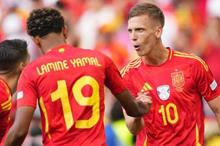 Dani-Olmo-of-Spain-celebrates-scoring-his-teams-first-goal-with-teammate-Lamine-Yamal-4