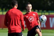 100-014155-wales-team-brings-back-gareth-bale-smile-8