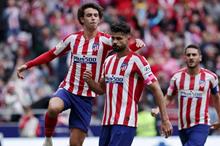 المهاجم-الإسباني-دييجو-كوستا-وسط-مع-البرتغالي-جواو-فيليكس-يسار-وقائد-الفريق-كوكي