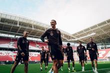 FdfvR-yWQAE-YSB-scaled